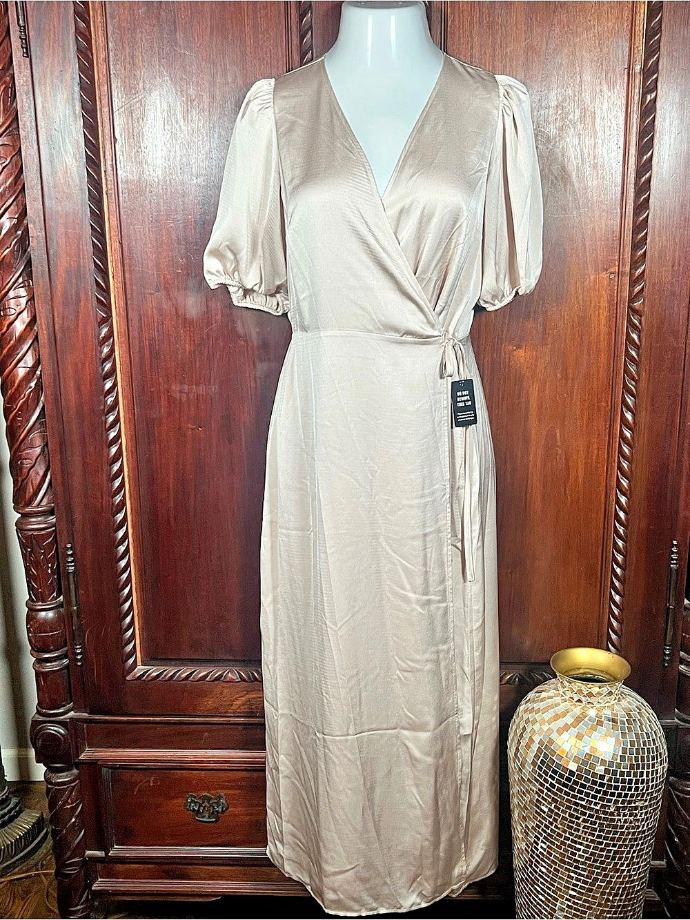 NWT Express Champagne Cream Full Wrap w/ ties. Brushed Satin Puff Sleeve Maxi L